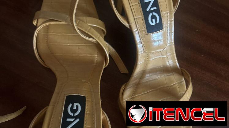 Sandalias marca Mango