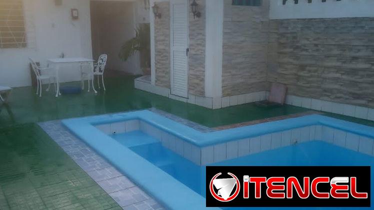 Se renta casa de tres habitaciones con piscina en altura de Boca Ciega. 58858577.