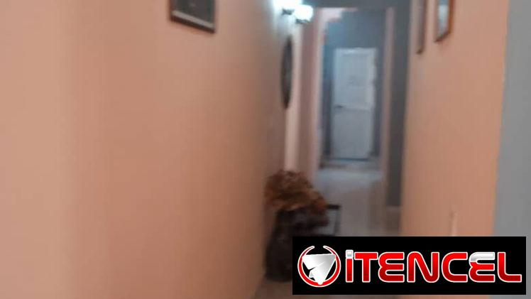 Ofertaaa biplanta en altos con garaje en el Vedado con 3 cuartos en excelente zona!!!!