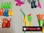Juguetes nuevos y de uso para niños