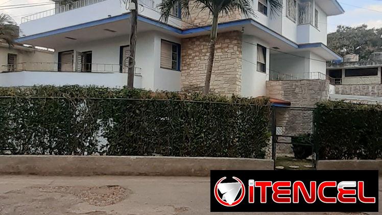 Renta Lineal o por noches Pent House con corriente 24×24 Playa 600usd 53582376