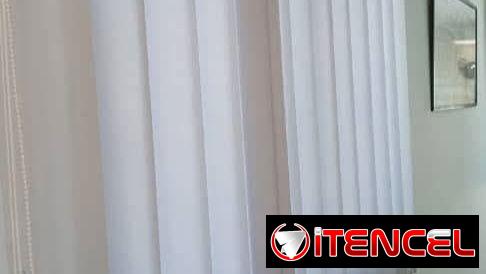 BELLAS CORTINAS VERTICALES ESTILO AMÉRICANO