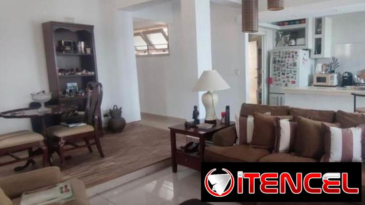 Apartamento en el Vedado 3 cuartos y medio y 3 baños. Todo en óptimo estado