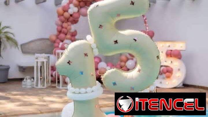 Decoraciones especiales de fiestas en piscinas