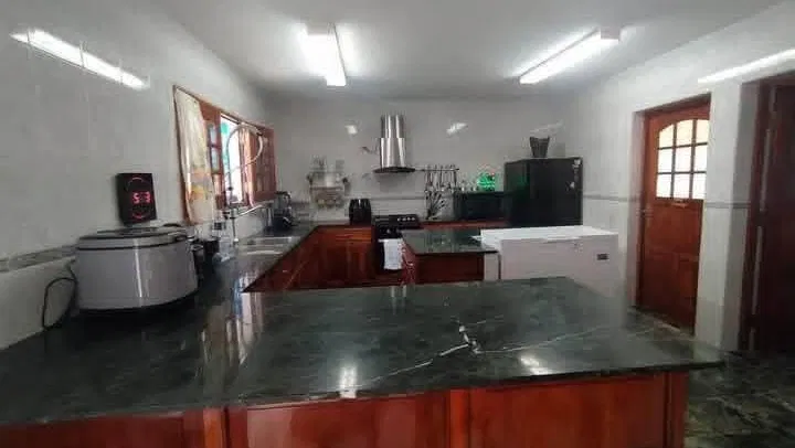 Casa independiente con piscina
