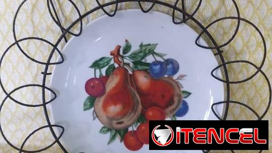 PLATOS DECORATIVOS PARA COLGAR EN LA PARED. MIDEN ENTRE 16 Y 27 CMS. 500 A 700 CUP.