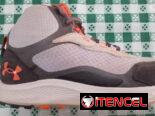 Tenis #41  marca Under Armour, de muy poco uso