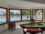 Renta con piscina amplia, 4 habitaciones y planta eléctrica, en esa zona no se va la corriente. Whatssap 5 2959440