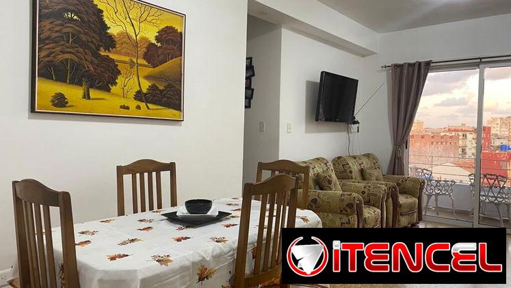 Se renta apto independiente de dos habitaciones en centro habana por la calle galeano.54026428