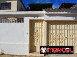 Venta o permuta de casa en Playa con 4 habitaciones ideal para dos familias de 3 niveles.