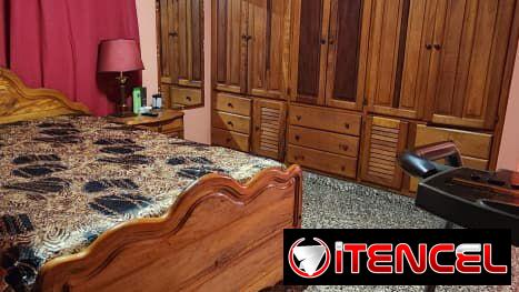 *SE VENDE PROPIEDAD DE 3 NIVELES EN MARIANAO*