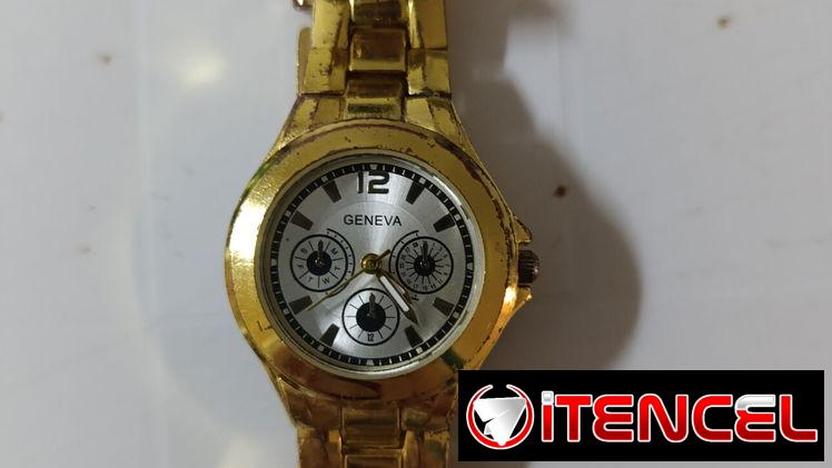 Se venden relojes de hombre y mujer