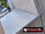Planchas y piso de mármol