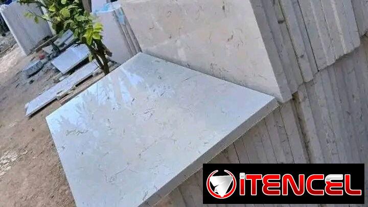 Planchas y piso de mármol