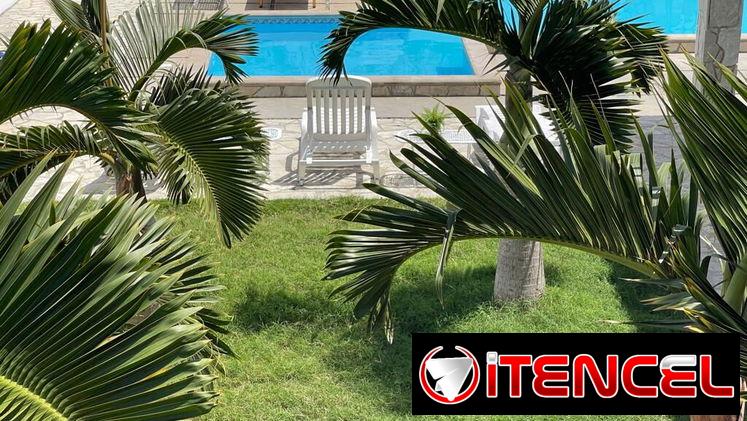 Se renta casa de 5 habitaciones climatizadas,con baño en cada habitación a 500 metros de la playa de Boca Ciega.53880216