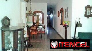 Casa 5/4, 4 baños, garaje, Nuevo Vedado (NV-51)
