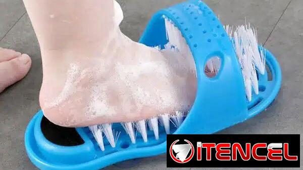 Sandalia exfoliante con ventosas. Cepillo para limpiar los pies