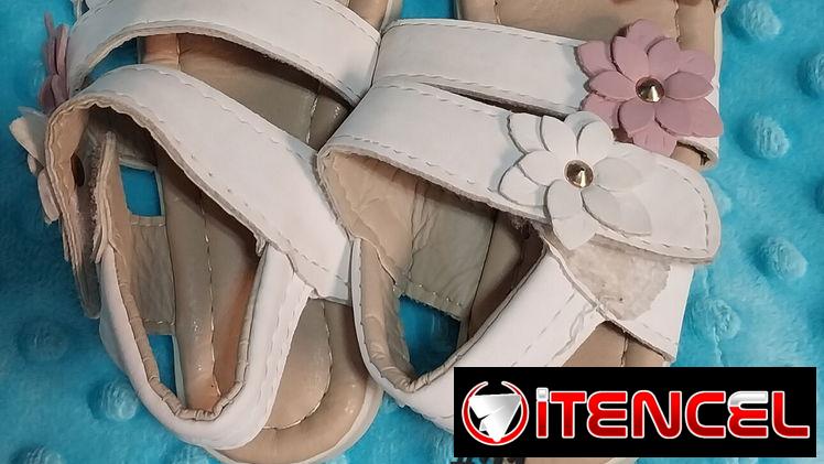Zapatos de bebé hembra
