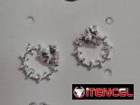Finos Aretes plateados _Oro Laminado y Cadenas Pandora.