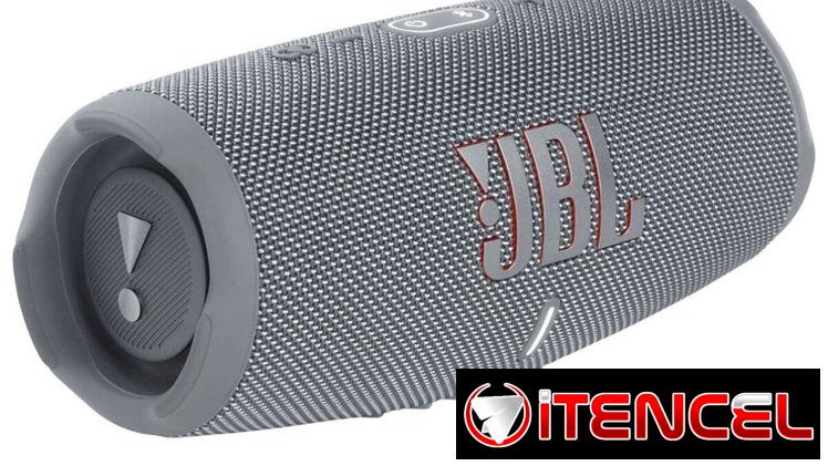 Altavoz portátil impermeable JBL Charge 5 con batería externa integrada