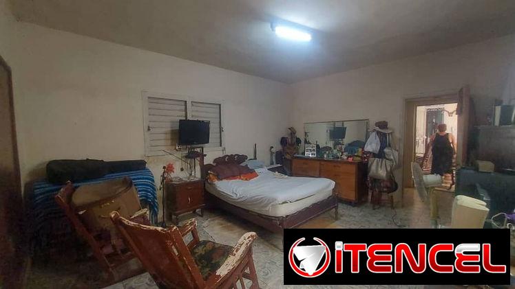 Venta de casa a “REPARAR”