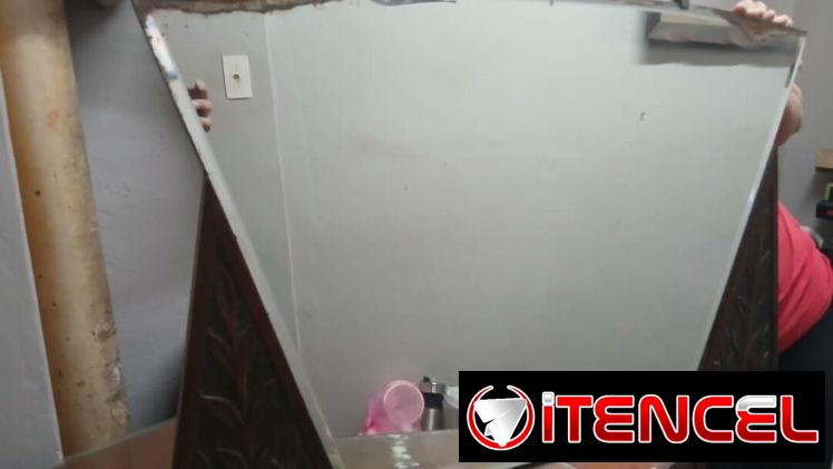 Espejo antiguo de uso