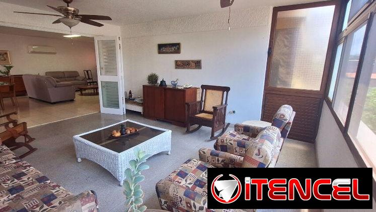 SE VENDE APARTAMENTO EN MIRAMAR