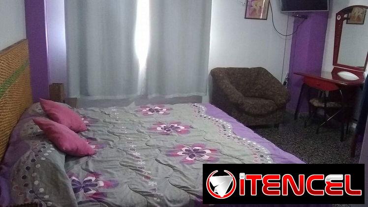 SE RENTA APARTAMENTO DE 3 HABITACIONES EN EL VEDADO, CON VISTA AL MALECON HABANERO. 53880216