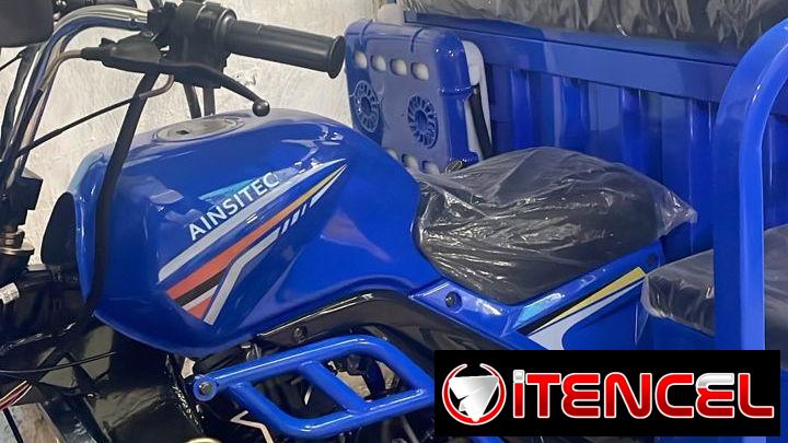 Triciclo de combustión con cabina es de 7 toneladas