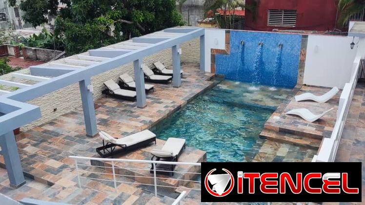 🏩Piscina,habitaciones, confort.