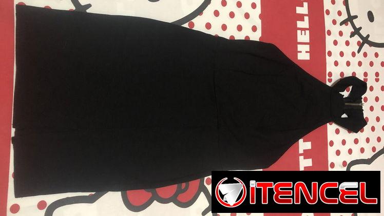 Vestido negro elastizado. Talla S.