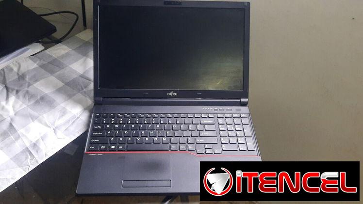 Laptop Fujisut rota no funciona 5ta generacion sin disco duro ni memoria