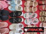 Zapatos y ropa para niña