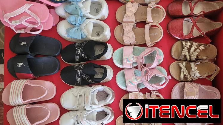Zapatos y ropa para niña