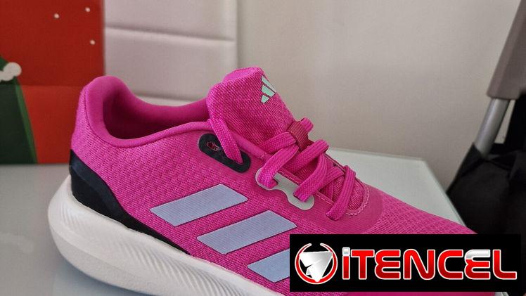 Adidas Run Falcon Rosados – ¡Estilo para Mamá y Niña Juntas!