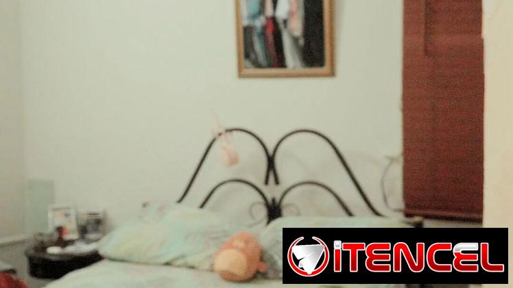 A08: Apartamento en El Vedado en venta con 3 habitaciones en un segundo piso con posibilidades de garage (sin techo)
