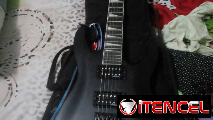 Guitarra Jackson es un cañon