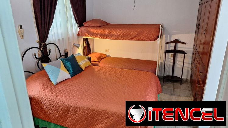 Se renta bella casa en primer piso con dos niveles y 4 habitaciones.(RAl0051)