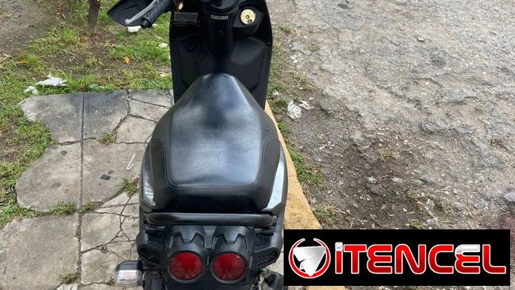 Vendo moto 4 tiempo directo a chapa