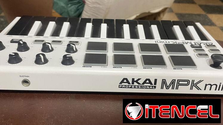 AKAI MPK mini