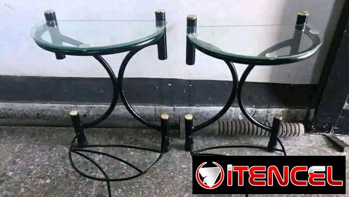 Camas cameras con mesitas