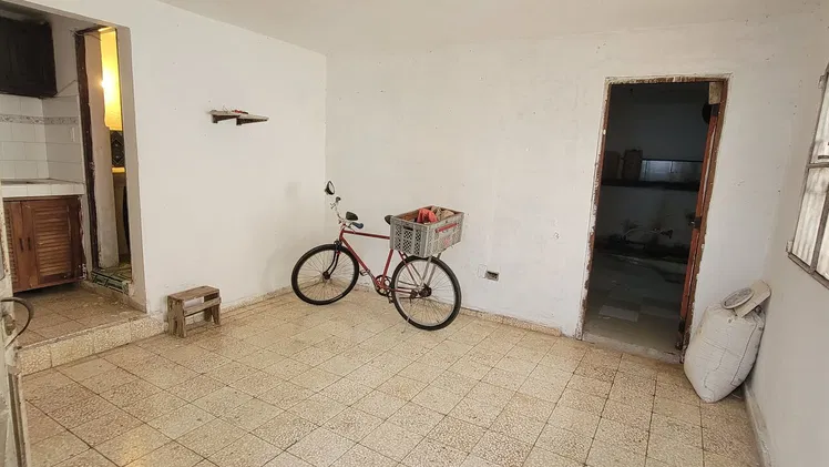 $40000 usd .En venta casa independiente de 2 plantas en Regla. 1ra Planta:1 cuarto independiente con su baño,cocina y co
