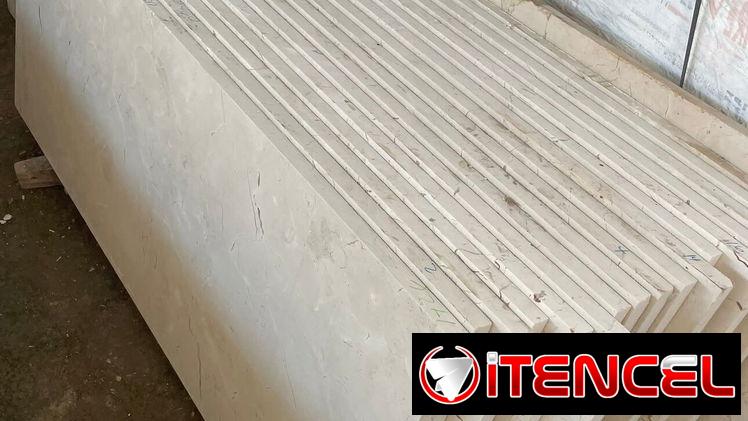 Planchas de mármol crema de fabrica enmalladas