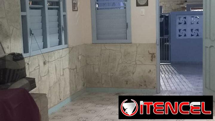 Venta de Biplanta en el vedado cerca del mar