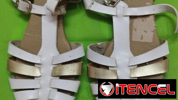 En venta un par de zapatos de uso para niña