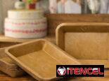 Cucharas, servilletas, platos, vasos, bandejas encerradas, absorbentes