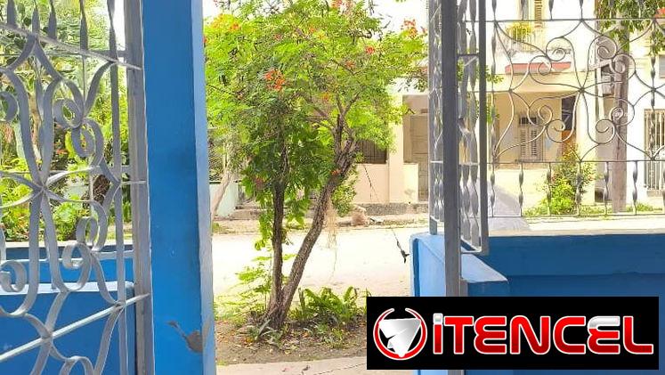 Gran oportunidad en Santo Suárez (10 de Octubre) cansa con Planta electrica y completamente amueblada de 3 Habitaciones.