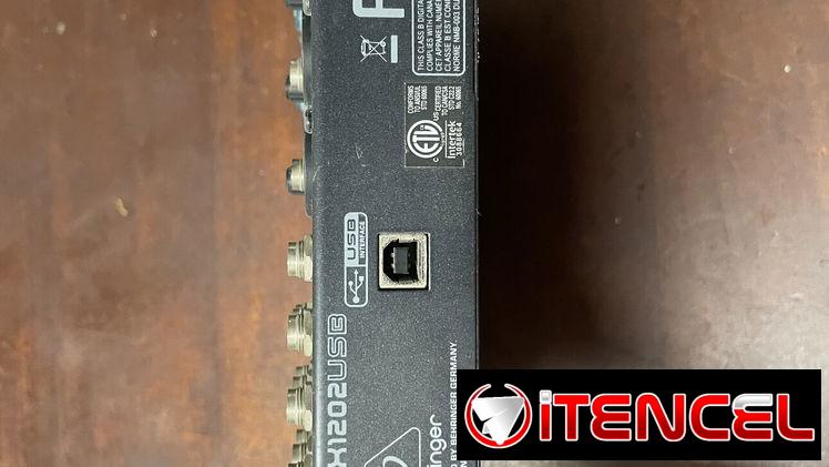 Consola Behringer QX1202