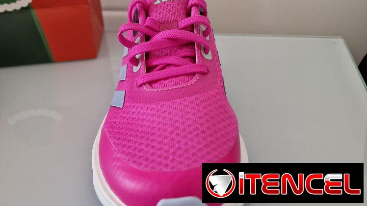 Adidas Run Falcon Rosados – ¡Estilo para Mamá y Niña Juntas!