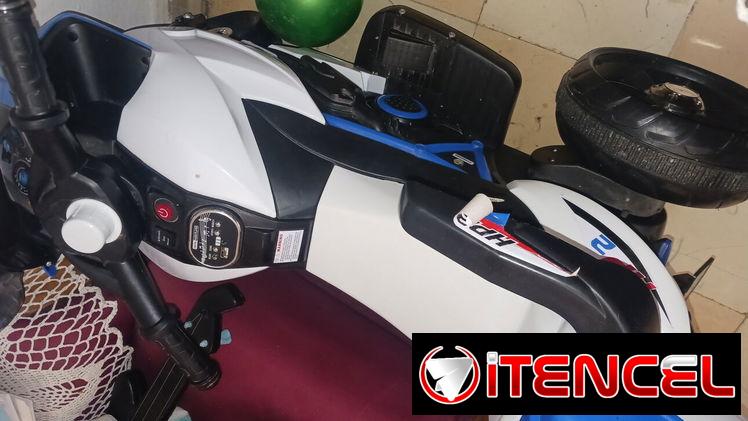 Moto de juguete eléctrica
